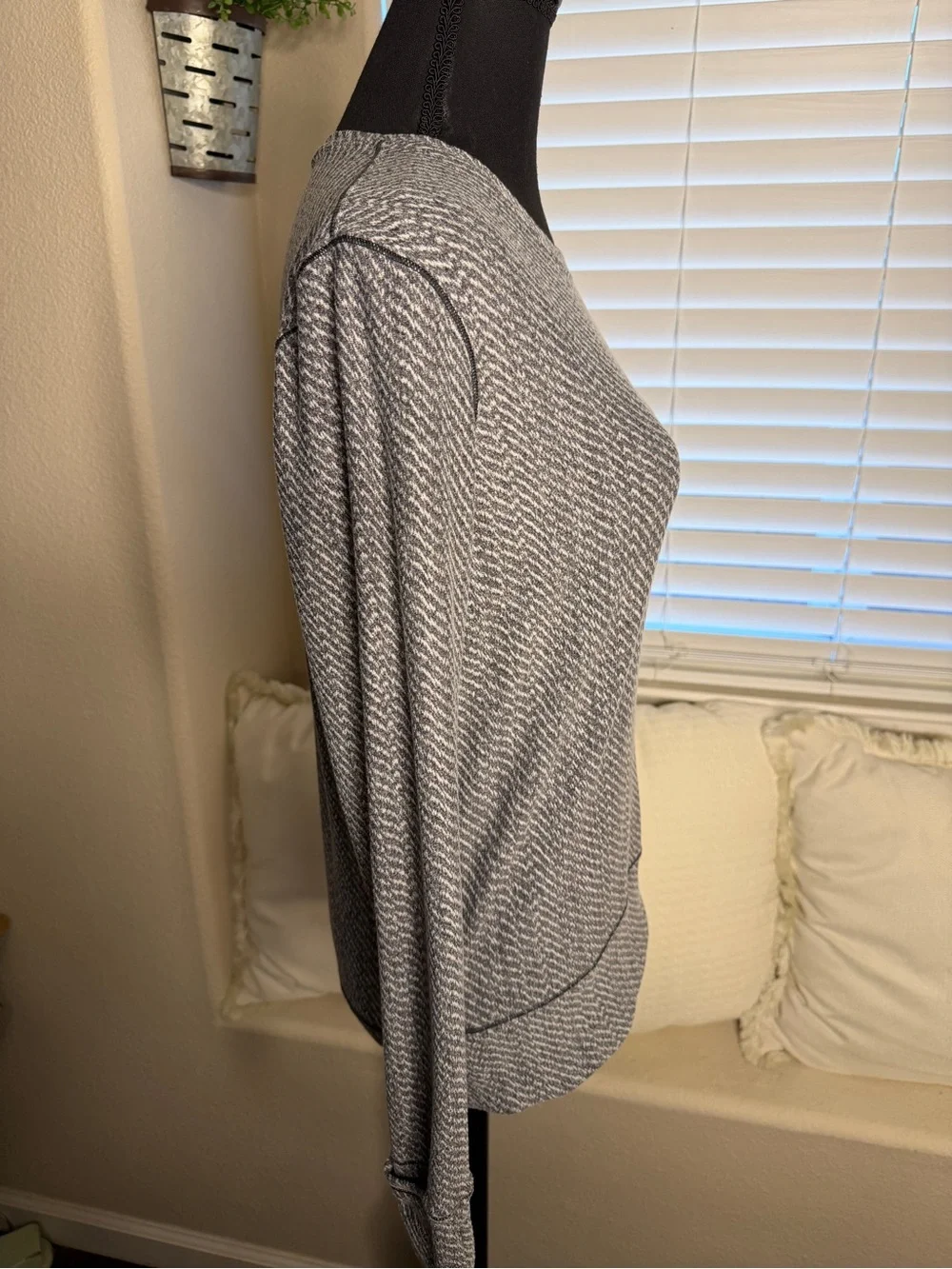 Lululemon Rush Hour Long Sleeve Activewear Top Thumbhole Pullover
